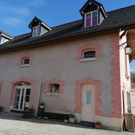 L'Annexe Du Chateau De Saint Genix Exterior foto